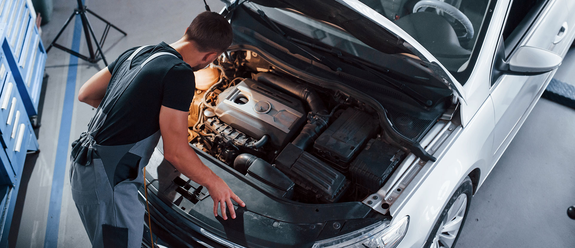 Phantom Autoworks Logo